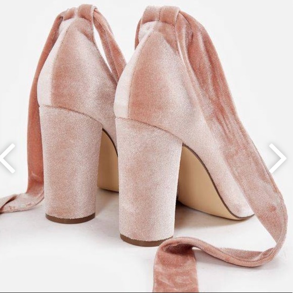 Beautiful heels new never worn - Picture 5 of 5